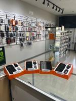 Fossi Bot Rugged Phones| 128GB | Unlocked Vancouver - Image 3