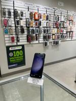 Samsung Galaxy S23 | 128GB | Unlocked Vancouver - Image 3