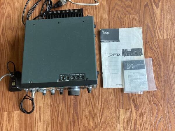 icom-751a-transceiver-with-mic-and-manual-big-1