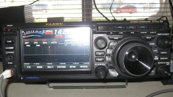 yaesu-ftdx10-ham-radio-big-0