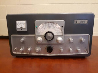 Johnson Valiant 2 Ham Radio Transmitter