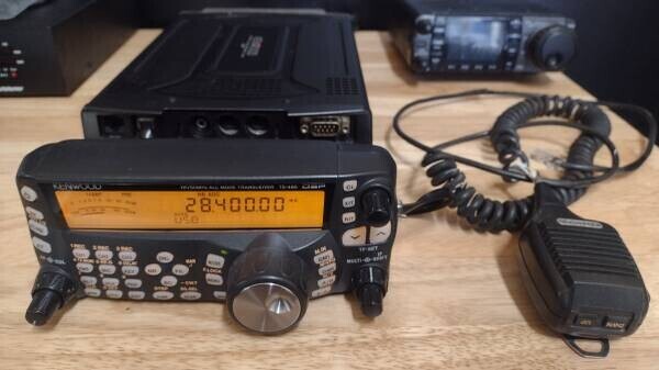 kenwood-ts480hx-200-watt-mobile-ham-radio-big-1