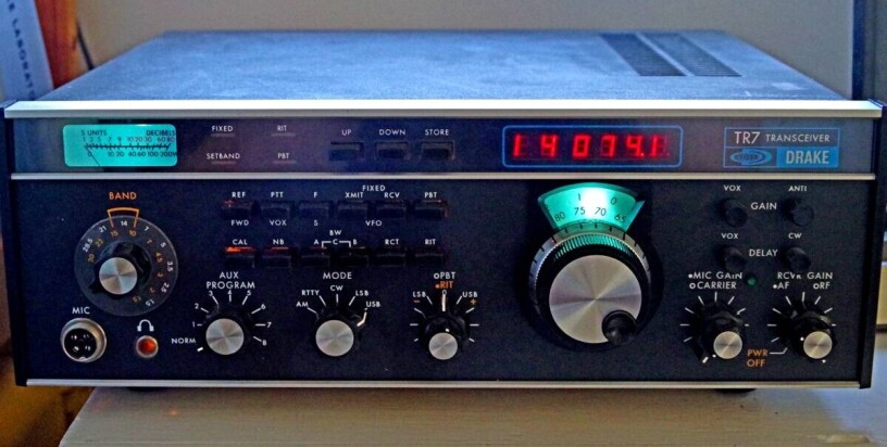 drake-tr-7-transceiver-and-ps-7-power-supply-big-0